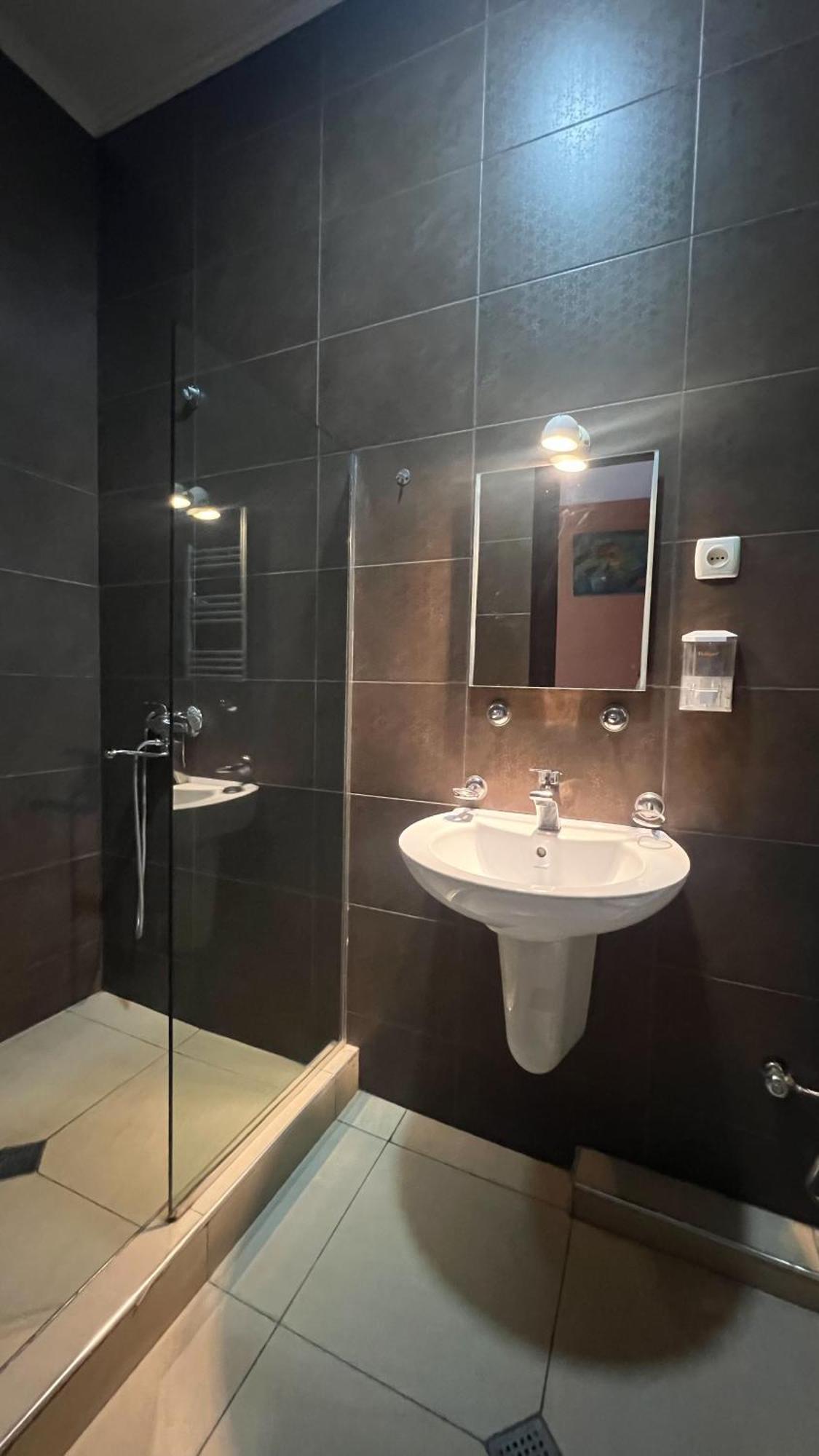 Duma Hotel Тбилиси Екстериор снимка